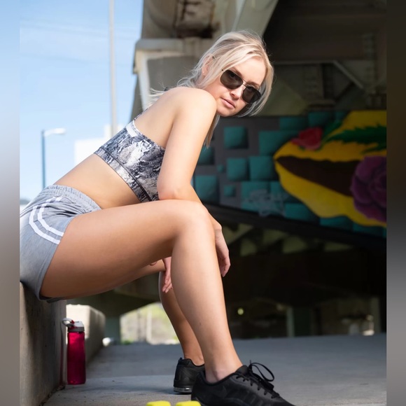 Comfy workout shorts - Picture 3 of 4